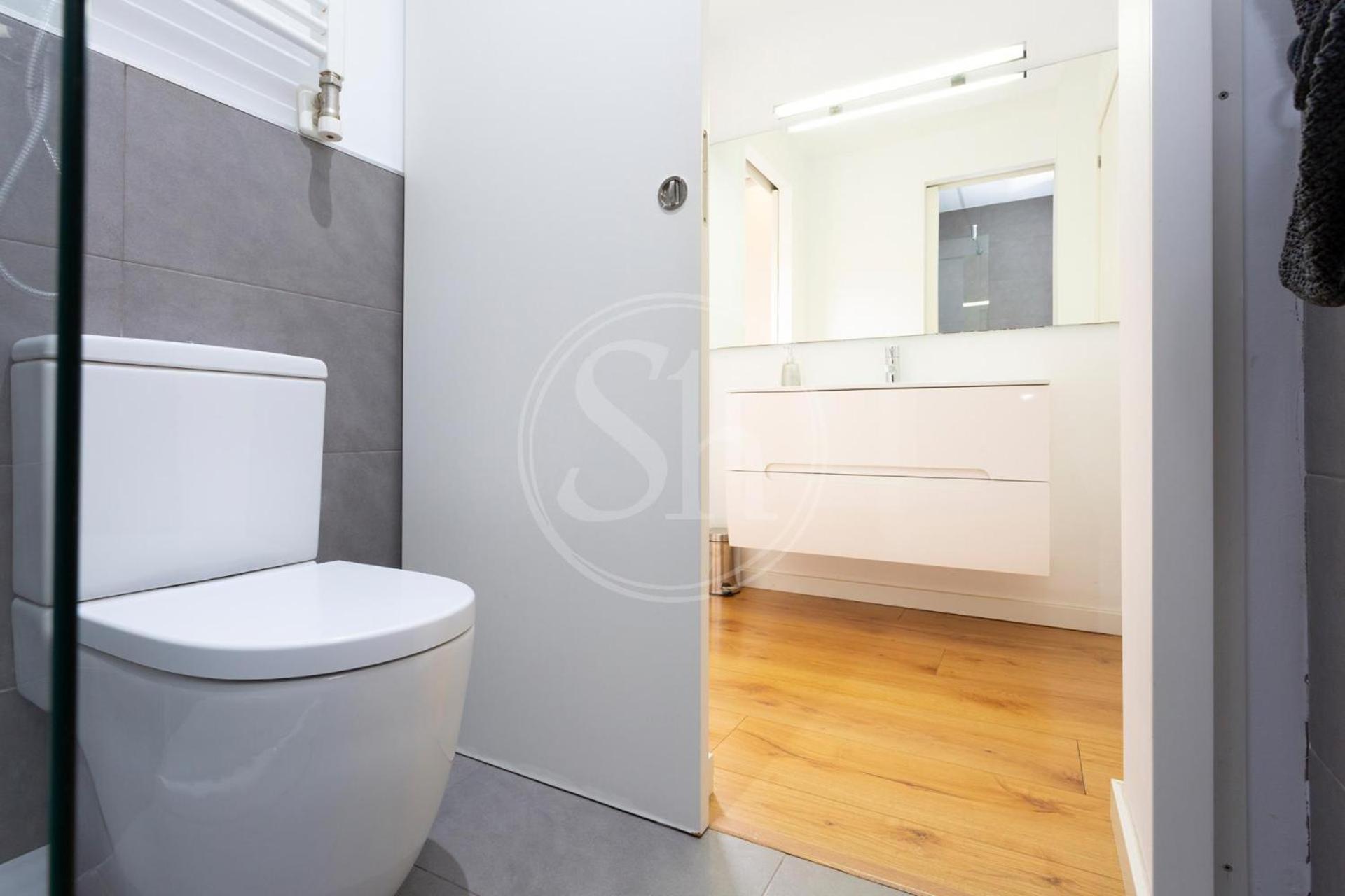 Moderno Apartamento En Eixample 巴塞罗那 外观 照片